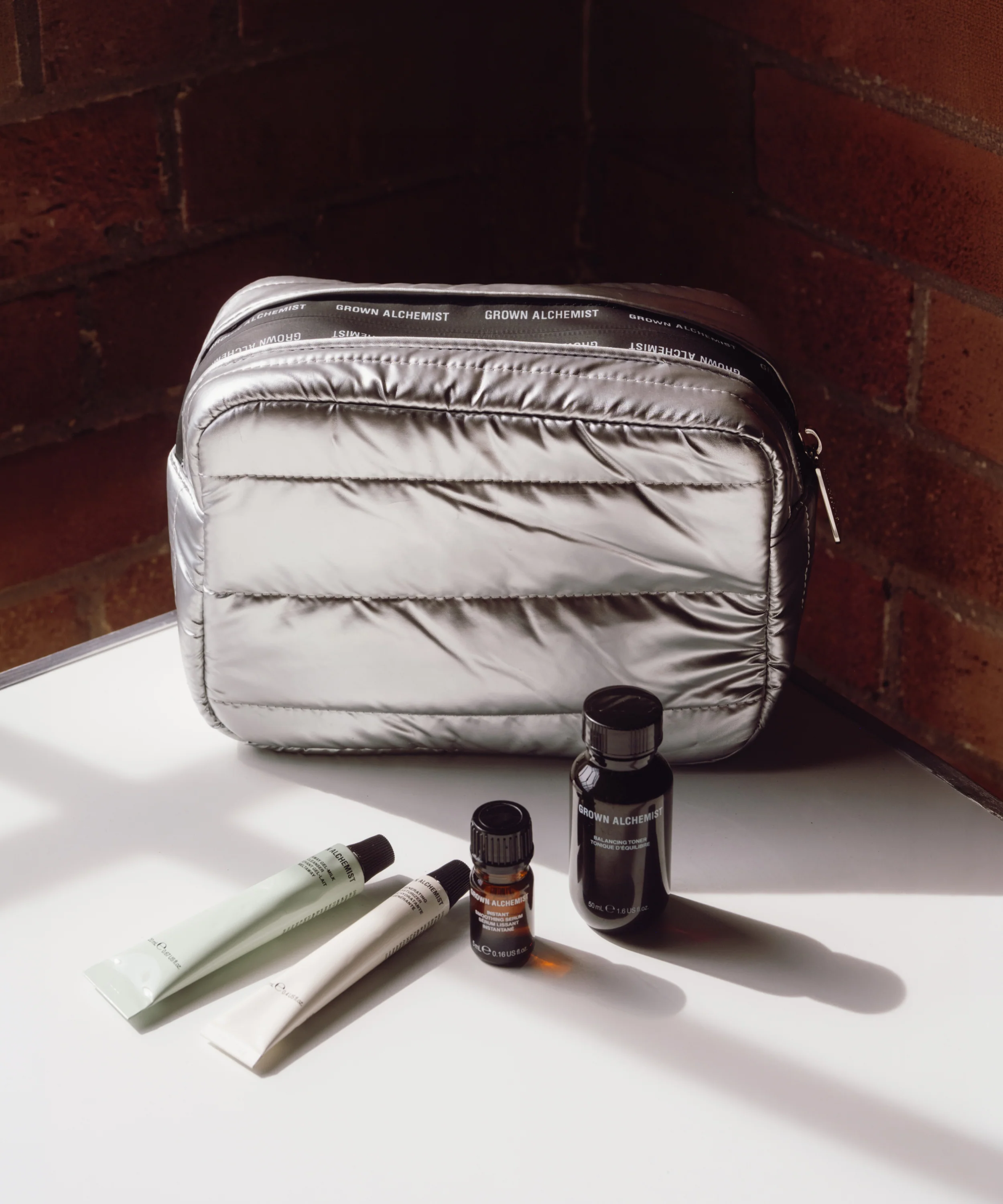 SILVER TOILETRY BAG - Image 5