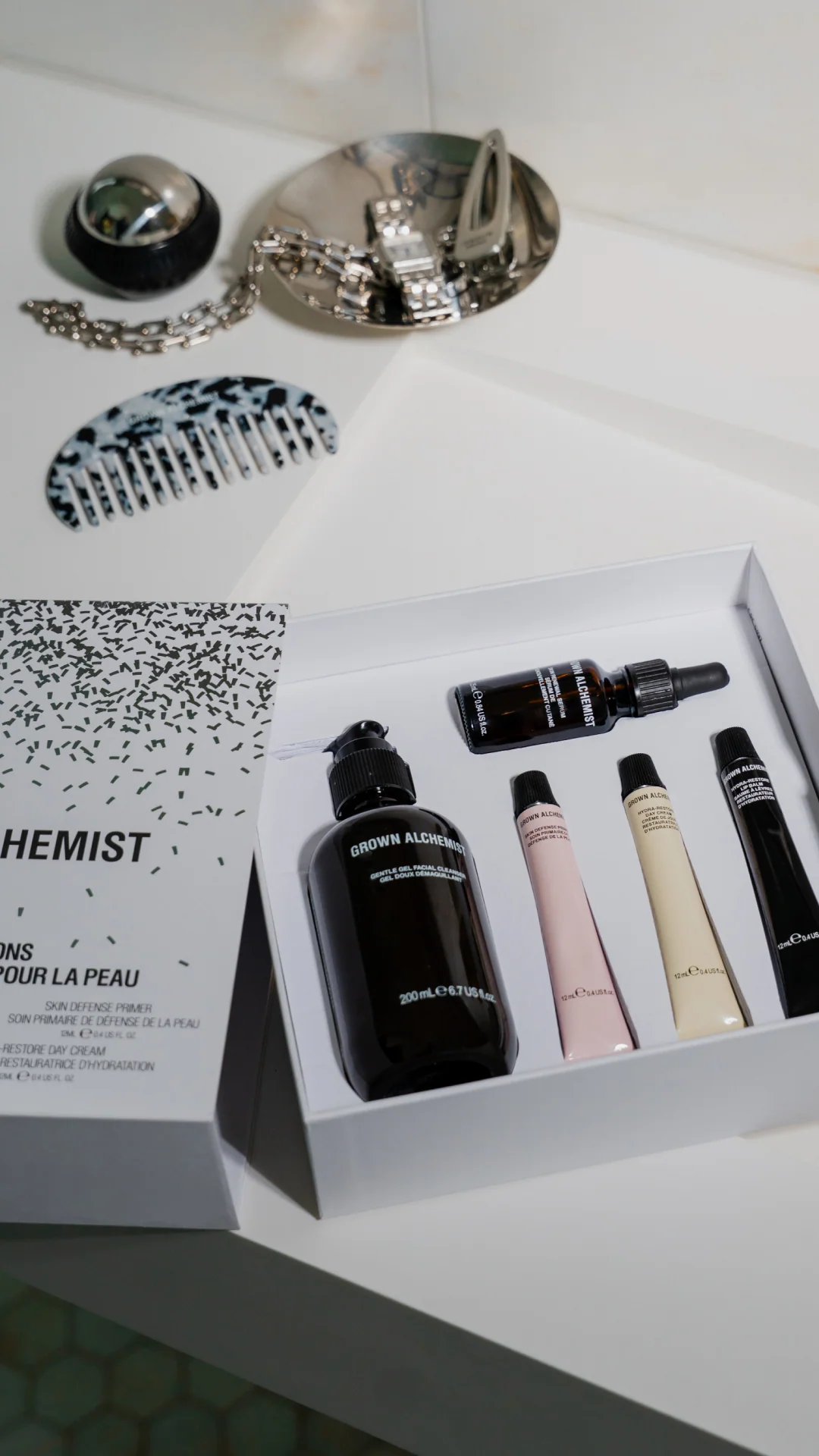 The Skincare Icons Holiday Kit - Image 3